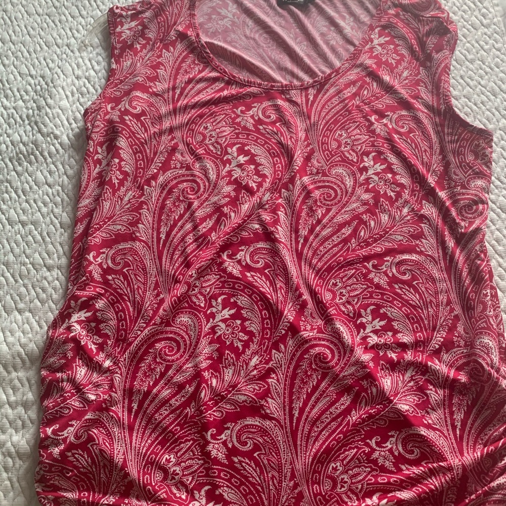 Igigi size 18-20 deep pink/white ruched side top